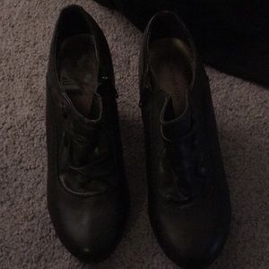 Vintage- look Button up heels